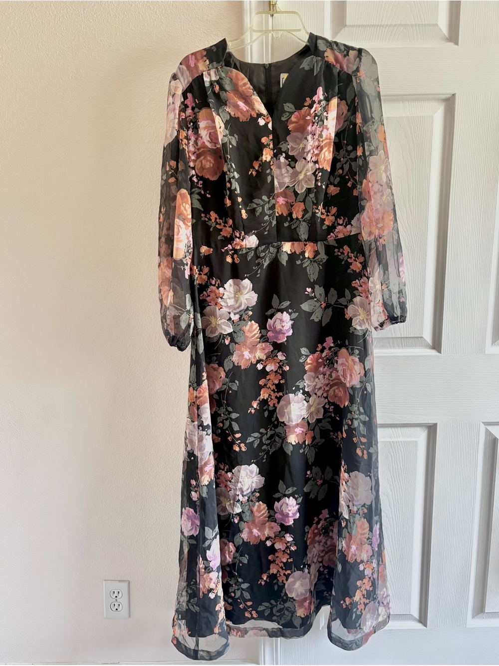 1970s MKA Modell Maxi Dress (M/L)Black Floral Georgette V-Neck Long Sleeve Sheer